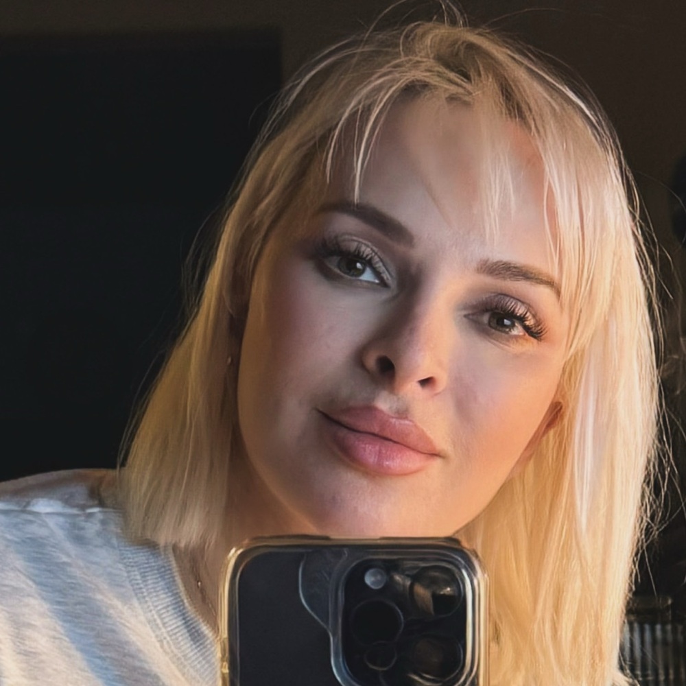 Meet your Posher, Elena